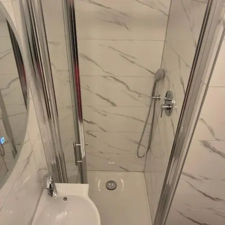 Marinis アパート