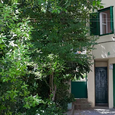 アパート Marinis *